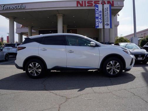 White 2019 Nissan Murano S