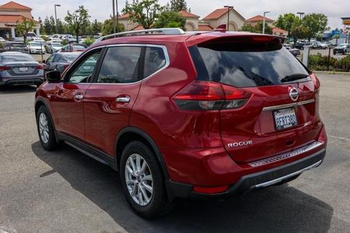 2018 Nissan Rogue SV
