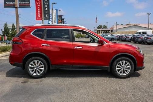 2018 Nissan Rogue SV
