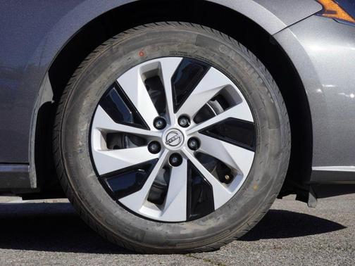 2025 Nissan Altima S