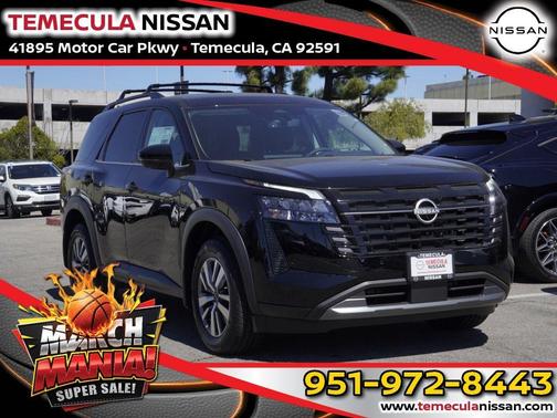 2026 Nissan Pathfinder SL