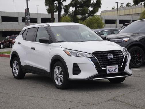Fresh Powder 2025 Nissan Kicks Play S