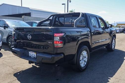 2022 Nissan Frontier SV