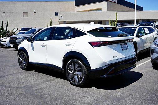 Everest White P 2024 Nissan ARIYA EVOLVE+