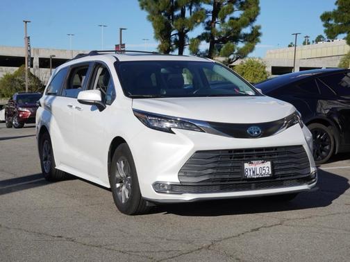 2022 Toyota Sienna XLE
