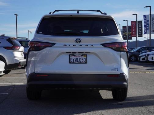 2022 Toyota Sienna XLE