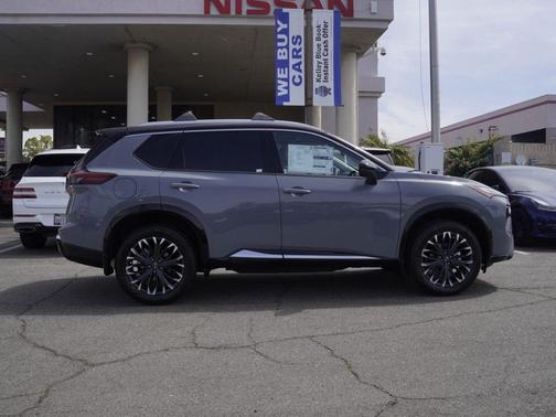 Boulder Gray Metallic 2026 Nissan Rogue Platinum