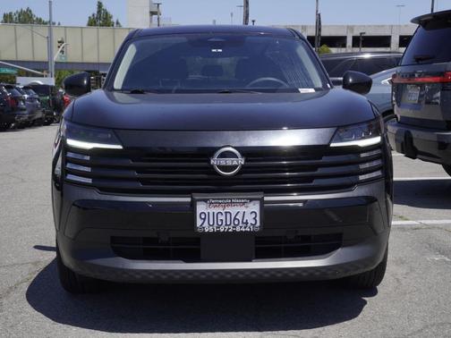 Super Black 2025 Nissan Kicks SV