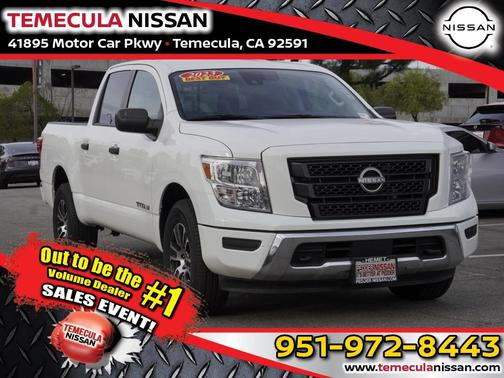 2023 Nissan Titan SV