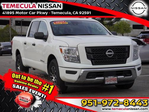 2023 Nissan Titan SV