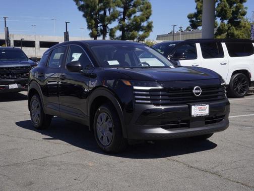 Super Black 2026 Nissan Kicks S