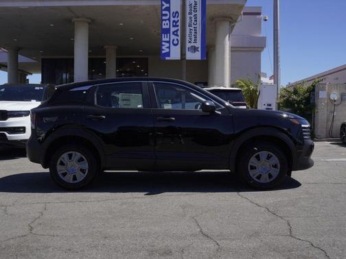 Super Black 2026 Nissan Kicks S
