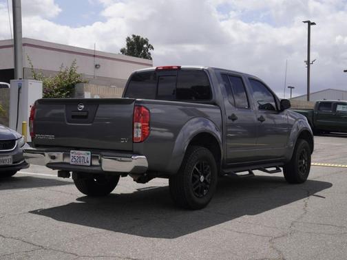 Gun Metallic 2016 Nissan Frontier SV