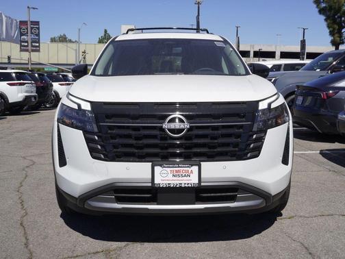 Everest White P 2026 Nissan Pathfinder SL