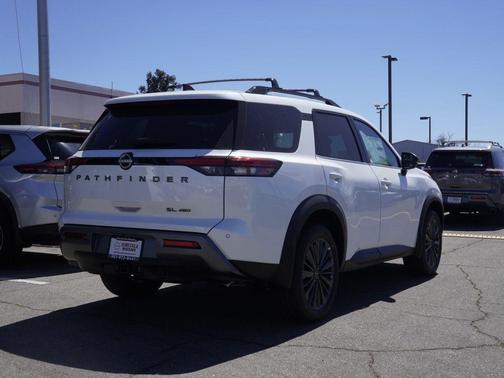 Everest White P 2026 Nissan Pathfinder SL