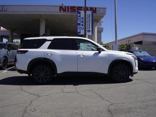 Everest White P 2026 Nissan Pathfinder SL