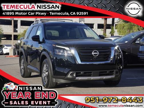 2025 Nissan Pathfinder SL