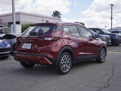 2024 Nissan Kicks SV