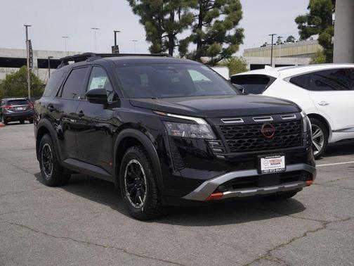 Black 2026 Nissan Pathfinder Rock Creek