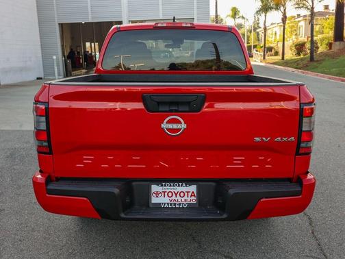 2023 Nissan Frontier SV