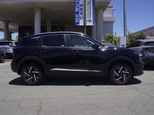 Super Black 2026 Nissan Kicks SV