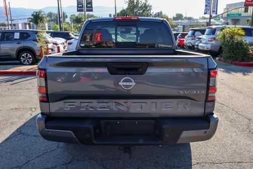 2024 Nissan Frontier SV