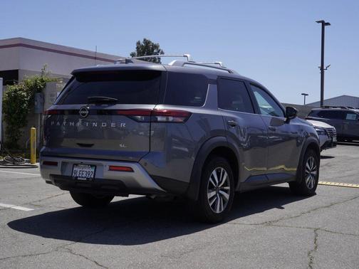 Gun Metallic 2024 Nissan Pathfinder SL