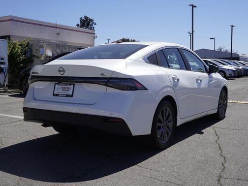 Aspen White 2026 Nissan Sentra SL