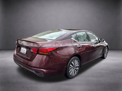 Garnet Pearl Me 2024 Nissan Altima 2.5 SV