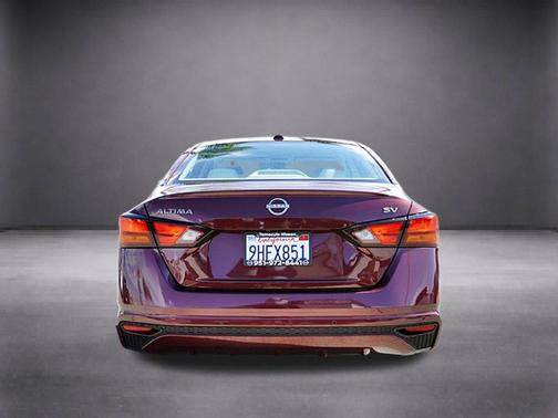 Garnet Pearl Me 2024 Nissan Altima 2.5 SV