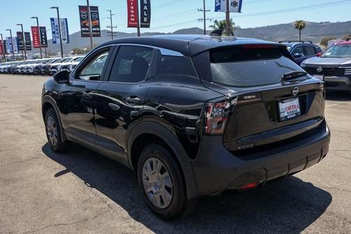2025 Nissan Kicks S