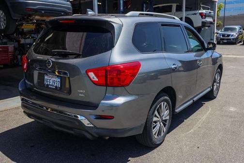 2020 Nissan Pathfinder SL