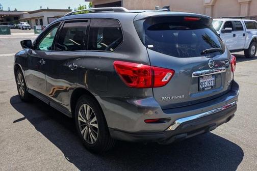 2020 Nissan Pathfinder SL
