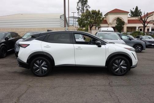 2025 Nissan ARIYA PLATINUM+