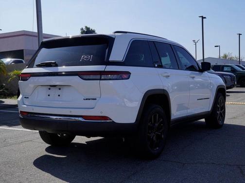 Bright White Clearcoat 2022 Jeep Grand Cherokee Limited