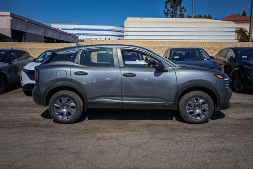 2025 Nissan Kicks S