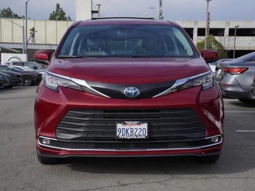 2022 Toyota Sienna XLE