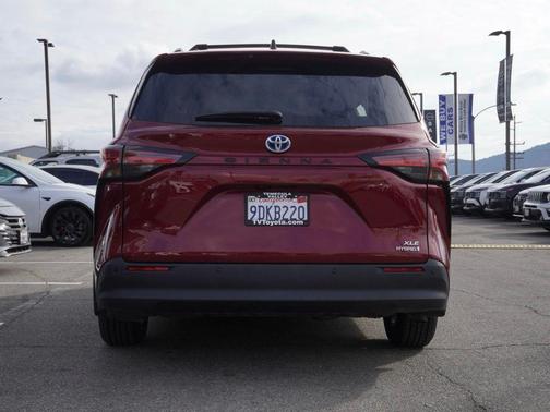 2022 Toyota Sienna XLE