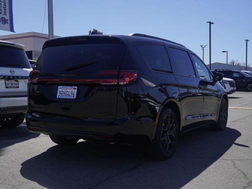 2024 Chrysler Pacifica Limited