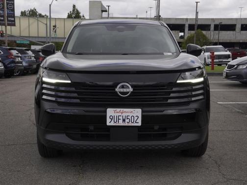 Super Black 2025 Nissan Kicks SV