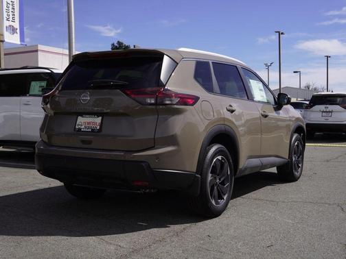 Baja Storm 2025 Nissan Rogue SV