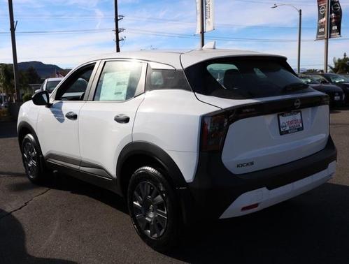 2025 Nissan Kicks S