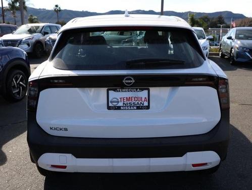 2025 Nissan Kicks S