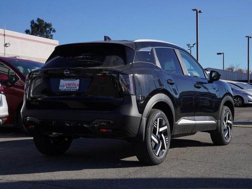 Super Black 2026 Nissan Kicks SV