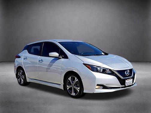 Brilliant Silver Metallic 2020 Nissan Leaf SV