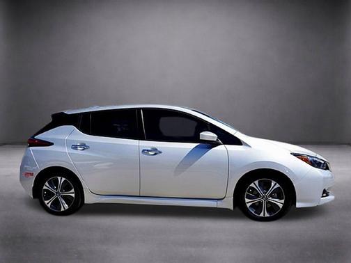 Brilliant Silver Metallic 2020 Nissan Leaf SV