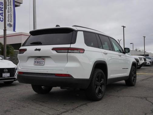 2023 Jeep Grand Cherokee L Laredo
