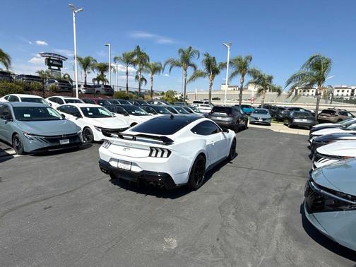 Oxford White 2025 Ford Mustang GT Premium