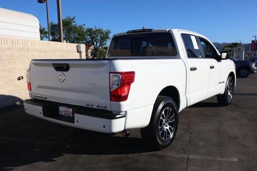 2022 Nissan Titan SV