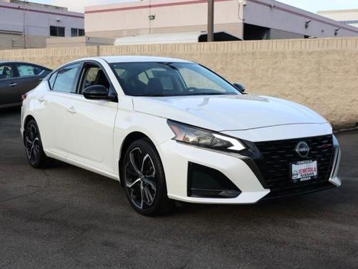 2025 Nissan Altima SR